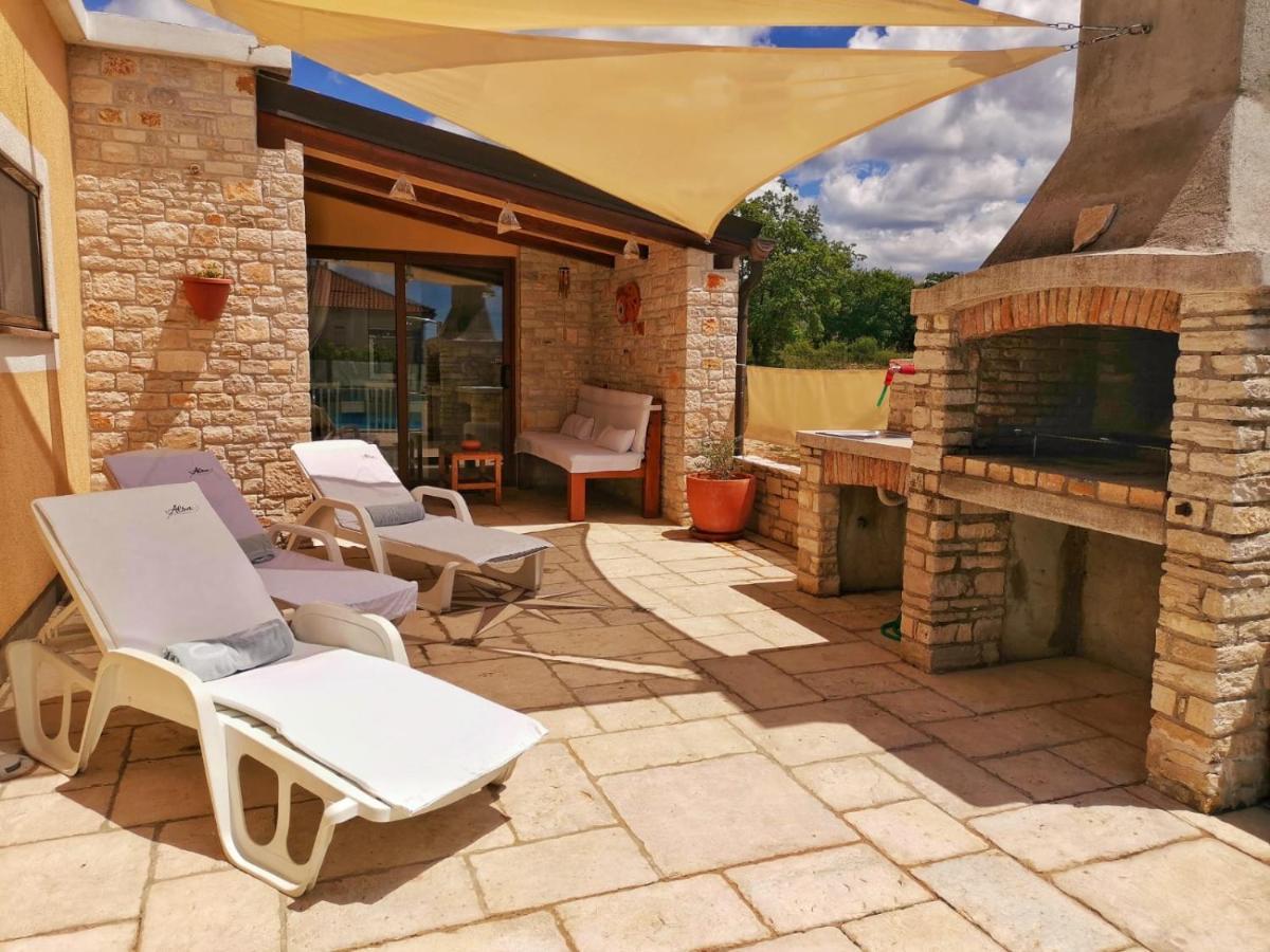 Luxury Apartment Alba With Pool Kanfanar Εξωτερικό φωτογραφία